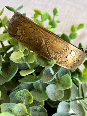 Vintage Gold Toned Bracelet with Engraved Flower Motif
